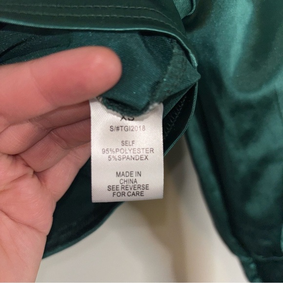 Fashion Nova Green Puff Sleeve Crop Blouse Size XS - Picture 14 of 15